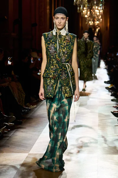 Look 38